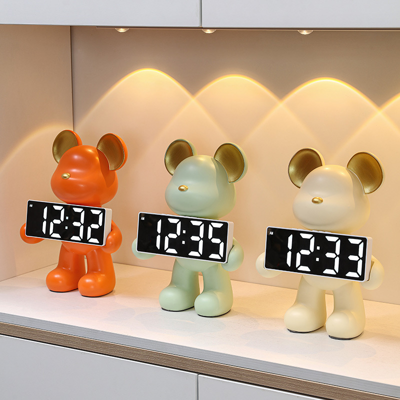 Led Desk Clock - İskandinav Tarzı Reçine Ayı Saat Süsü